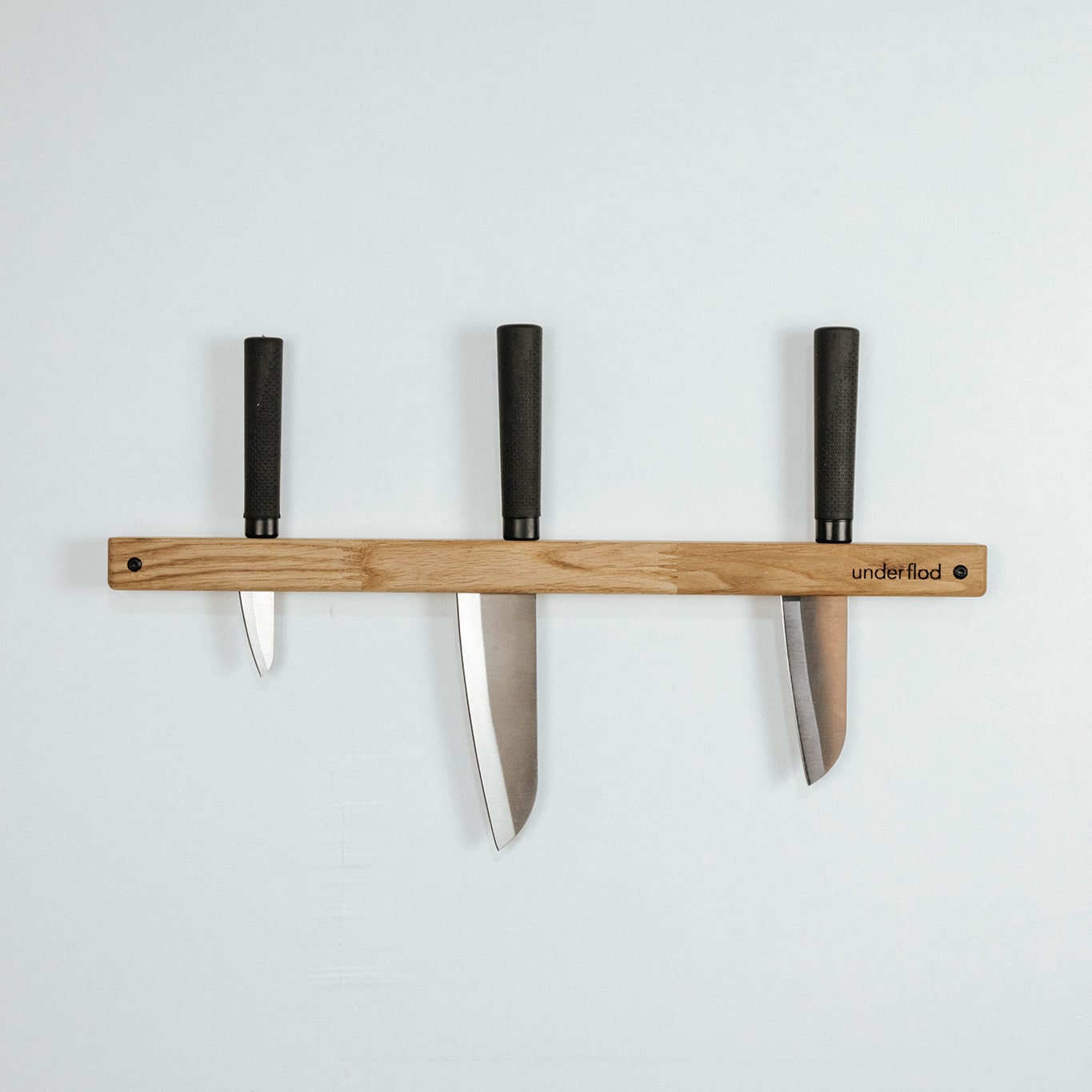 Billede af stor knivholder med 3 knive i